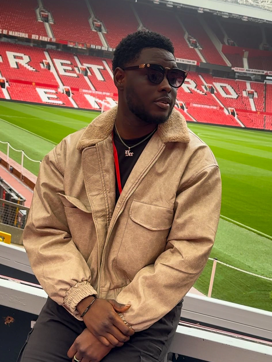 Customer wearing Visoire piece